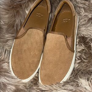 UGG Jass size 8